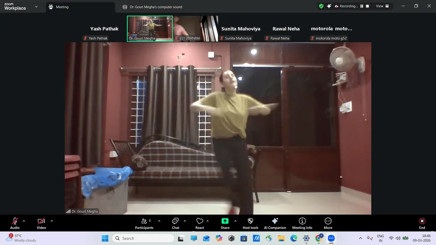 Screenshot of Fitstrot's live online Zumba session